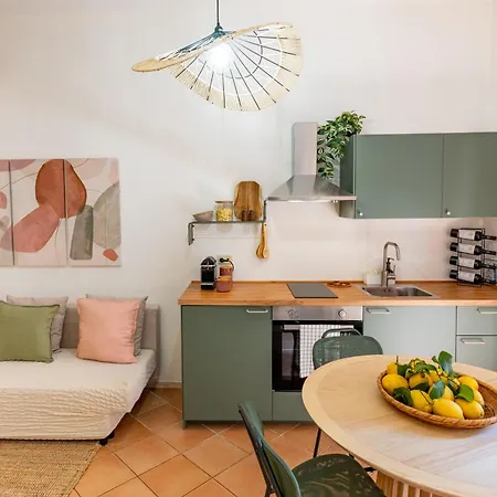 Palazzo Dama - Live Like A Local In Vecchia Lägenhet