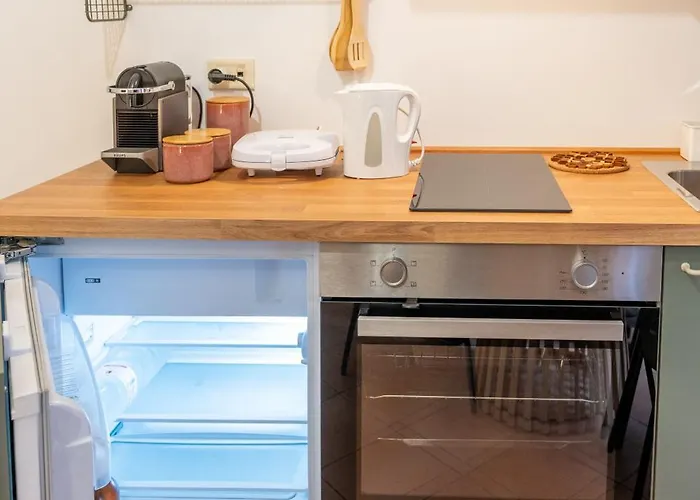 Palazzo Dama - Live Like A Local In Vecchia Appartamento