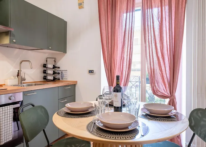 Palazzo Dama - Live Like A Local In Vecchia Appartamento *