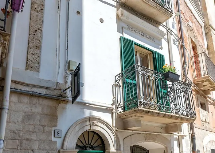 Palazzo Dama - Live Like A Local In Vecchia Appartamento