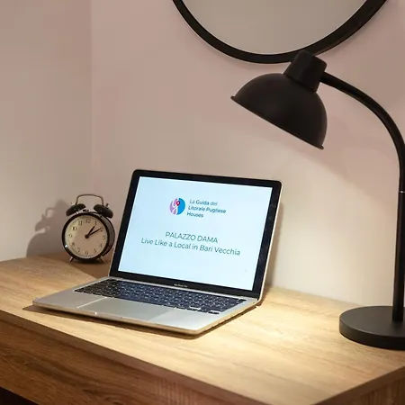 Palazzo Dama - Live Like A Local In Vecchia Apartment